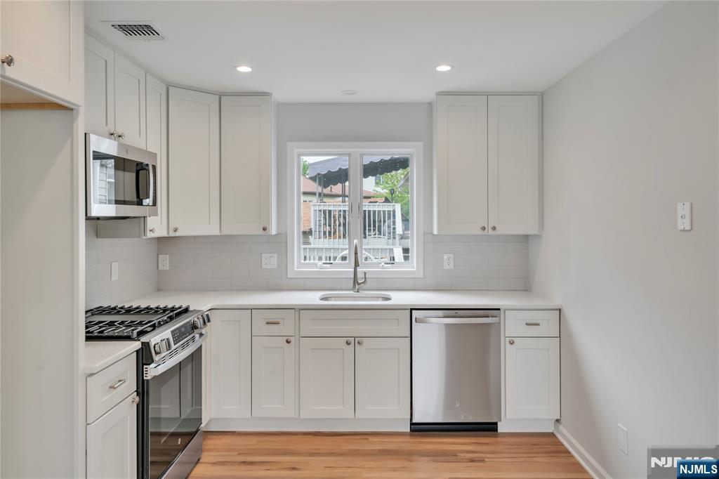 800 Pleasantview Terrace