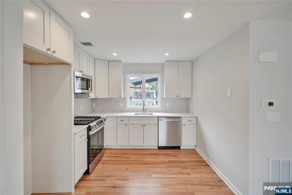 800 Pleasantview Terrace