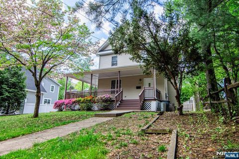 Photo of 225 Brookside Ave, Cresskill, NJ 07626 (MLS # 26004916)