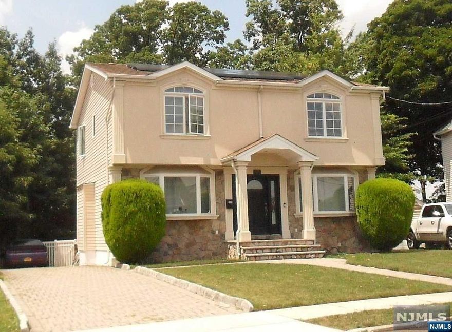 DONT MISS THIS UPDATED OPEN FLOOR PLAN WITH A BACKYARD TO DIE FOR, OWNER SPARED NO EXPENSE, FROM NEW KITCHEN, TOP OF THE LINE APPLIANCES, WOOD FLOOR THOUGHTOUT, FAMILY ROOM LEADS TO OVERSIZE DECK, OVERLOOKING 20 X 40 APPROX INGROUND POOL 3 FEET ON THE SHALLOW END 10 FEET FOR ADULT FUN. 1ST FLOOR OFFERS LR/DR/ FAMILY ROOM EIK/ OFFICE AND POWDER ROOM, 2ND FLOOR 3 LARGE BEDROOM FULL BATH AND OVERSIZE MASTER BEDROOM SUITE WITH WIC AND NEW MSTR BATHROOM WITH JACUZZI TUB AND SS, HIS AND HERS SINK, 2ND FLOOR LAUNDRY FINISHED BASEMENT WITH SAUNA/ GYM/ . FULL BATHROOM AND POWDER ROOM FOR POOL GOERS CONVIENCE OUTSIDE ENTRANCE LEADING TO BACKYARD. PROFESSIONAL LANDSACPE, SOLAR PANEL AND SO MUCH MORE