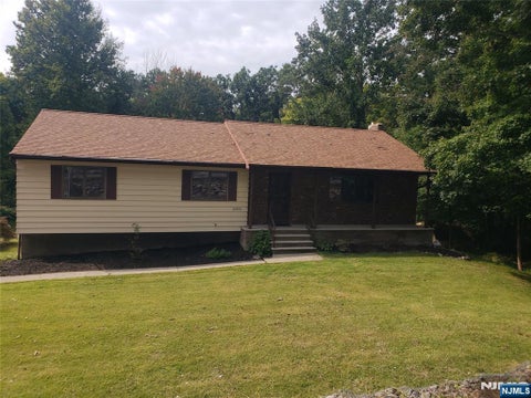 Photo of 209 Macopin RD, Bloomingdale, NJ 07403 (MLS # 26035491)