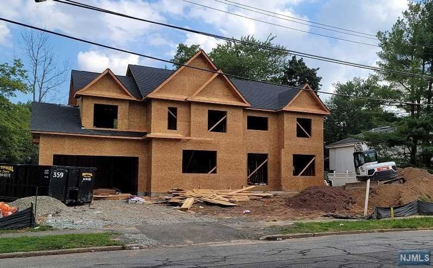 Introducing the Ultimate in LUXURY LIVING ON CLOSTER'S EAST HILL. Approx. 5000 sq ft of living space spread on all 3 floors including the full finished lower level.9 ft ceilings on all levels. This House features 5 bedrooms, 4.5 bathrooms, a large mudroom, Made In Italy gourmet Kitchen and Bertazzoni and Electrolux appliances. Transitional in style this house has a clean modern look with high end finishes. All bathrooms using Porcelanosa tiles. Additional features include smart home Wi-Fi compatible, thermostats, Ring camera and front door lock. This house is sited in the heart of Closter's desired East Hill. Don't wait secure this home for your clients.