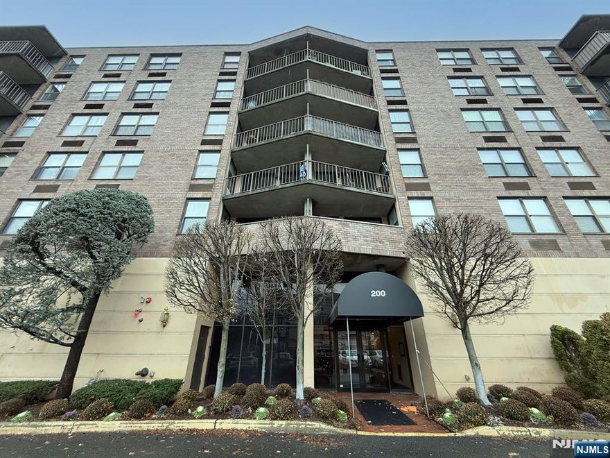 Move-in ready 1-bedroom, 1-bath unit in the heart of Cliffside Park, offering an exceptional blend of comfort, style, and convenience. This bright and impeccably maintained residence features in-unit washer and dryer, and a spacious bedroom filled with natural light. Enjoy seamless indoor-outdoor living with a private balcony. The unit includes a dedicated parking space and is located in a well-maintained elevator building within a quiet residential neighborhood. Ideally situated just moments from NYC transportation, major commuter routes, shopping, dining, and local parks.
