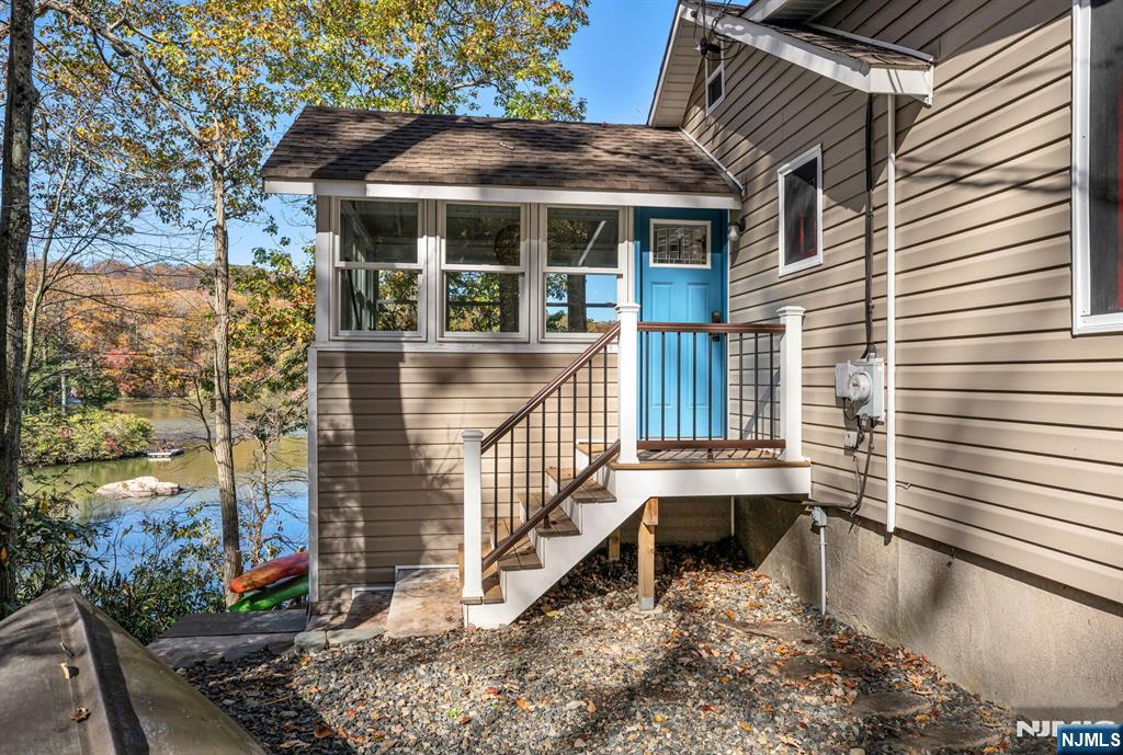 2014 W Lakeside Drive