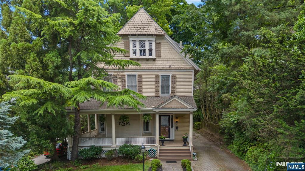 85 Hamilton Avenue