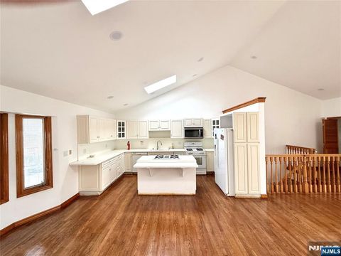 12 Sheridan Street Lodi NJ 07644