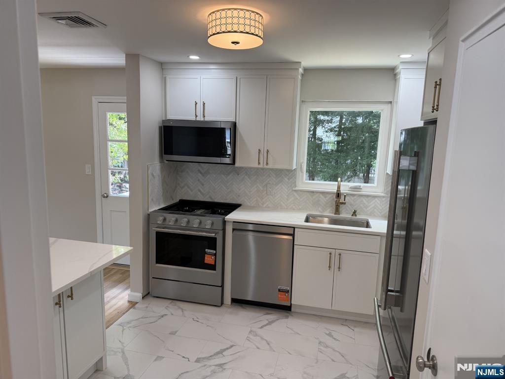 16 Valley Brook Drive