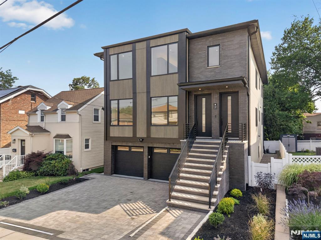 122 Edsall Avenue