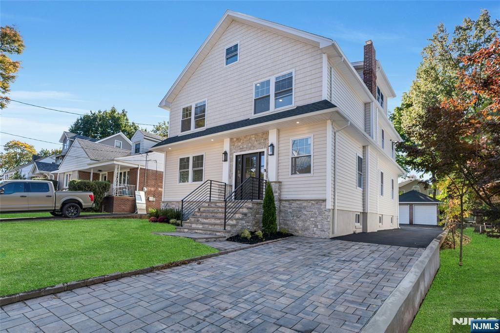 Photo of 264 Merrison Street, Teaneck, NJ 07666 (MLS # 25038027)