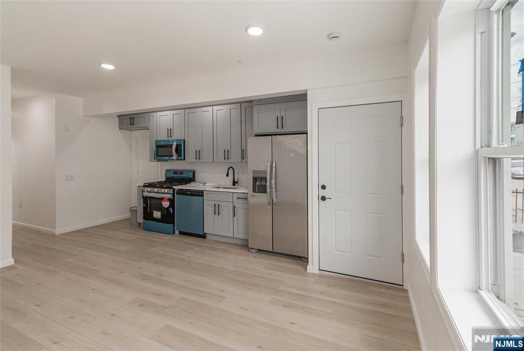 709 Grand Avenue 1st Floor