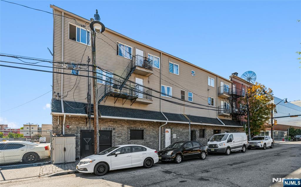 218 Mulberry Street