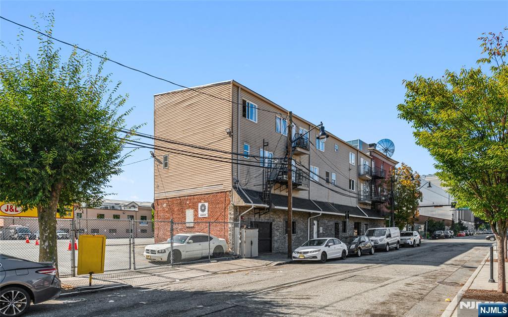 218 Mulberry Street