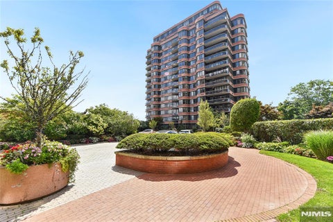 Photo of 100 Carlyle DR #5L-N, Cliffside Park, NJ 07010 (MLS # 26022443)
