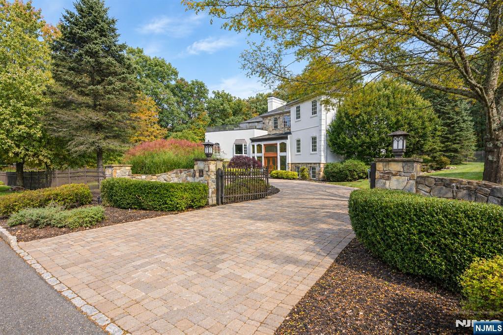 4 High Mountain Drive