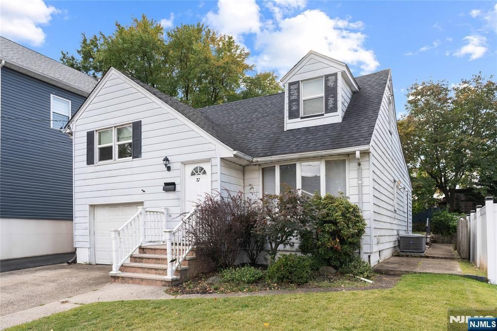 Photo of 87 Pompton Avenue, Woodland Park, NJ 07424 (MLS # 25036613)