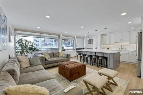 Photo of 2 Horizon Road #G-1, Fort Lee, NJ 07024 (MLS # 26003128)