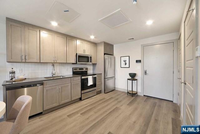 548 Franklin Avenue 215