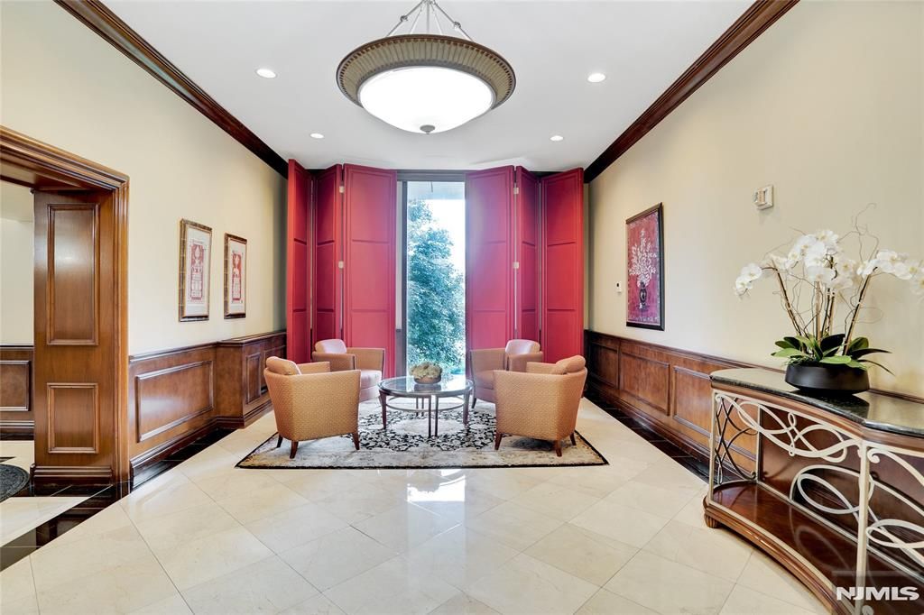 Photo of 5 Horizon Road #403, Fort Lee, NJ 07024 (MLS # 25043240)