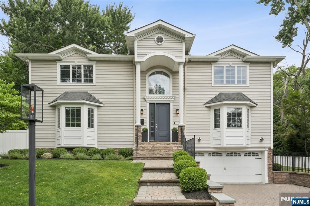 Photo of 39 Drury Lane, Demarest, NJ 07627 (MLS # 25011674)