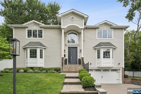 Photo of 39 Drury Lane, Demarest, NJ 07627 (MLS # 25011674)