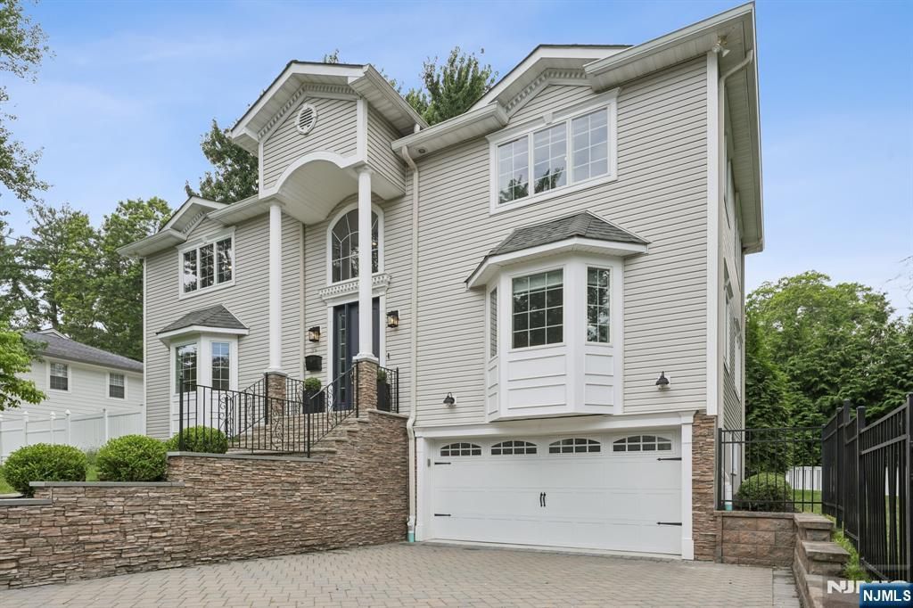 Photo of 39 Drury Lane, Demarest, NJ 07627 (MLS # 25011674)