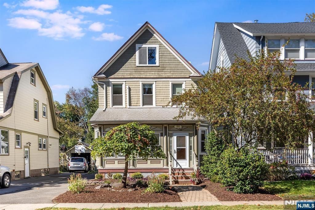 Photo of 196 Thomas Street, Glen Ridge, NJ 07028 (MLS # 25036656)