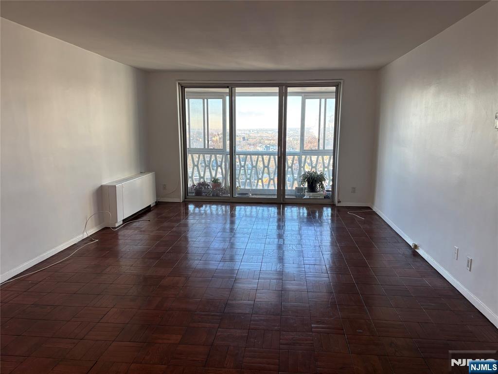 2000 Linwood Avenue 14Y