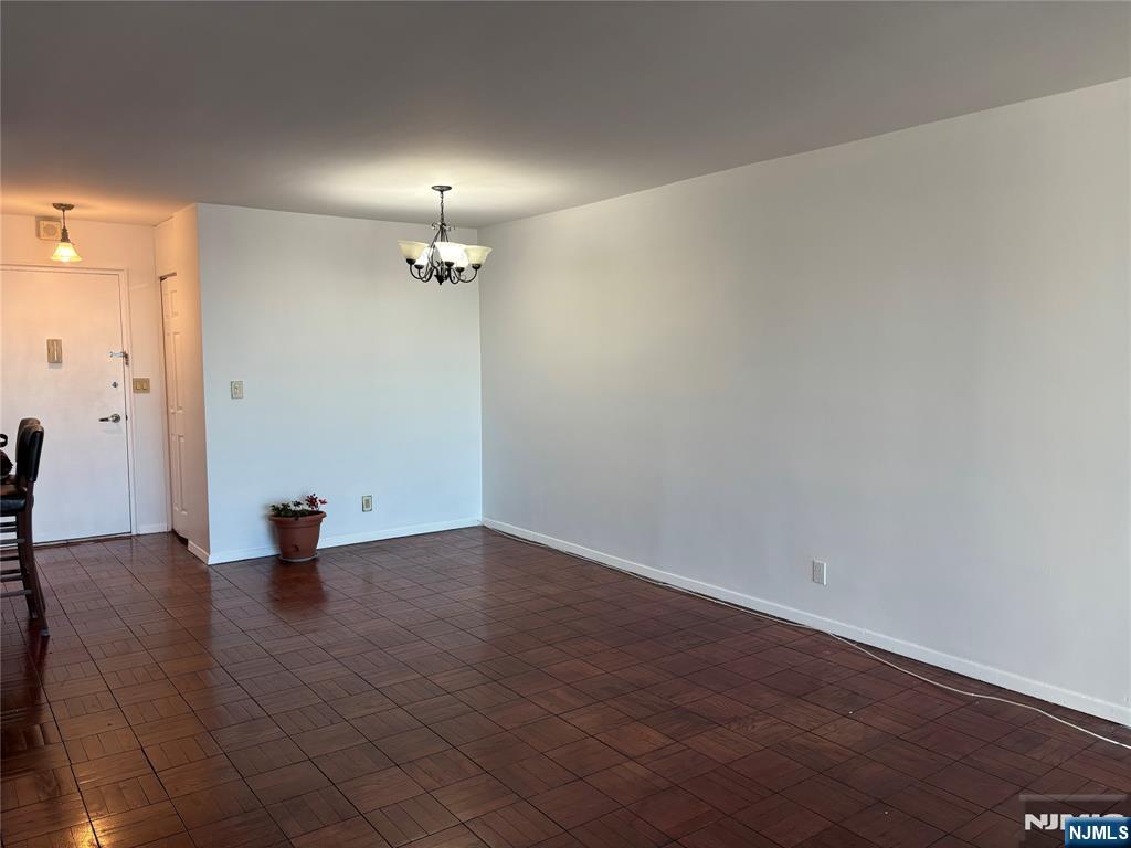 2000 Linwood Avenue 14Y