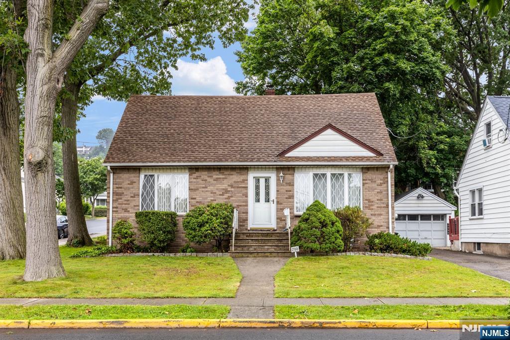 Property for Sale at 700 9th Street, Carlstadt, New Jersey - Bedrooms: 4 
Bathrooms: 2 
Rooms: 6  - $600,000