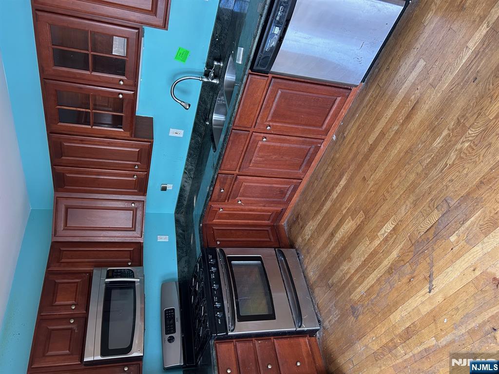 66 Terhune Avenue 14