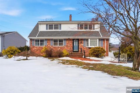 Photo of 36 Page Drive, Oakland, NJ 07436 (MLS # 26002657)