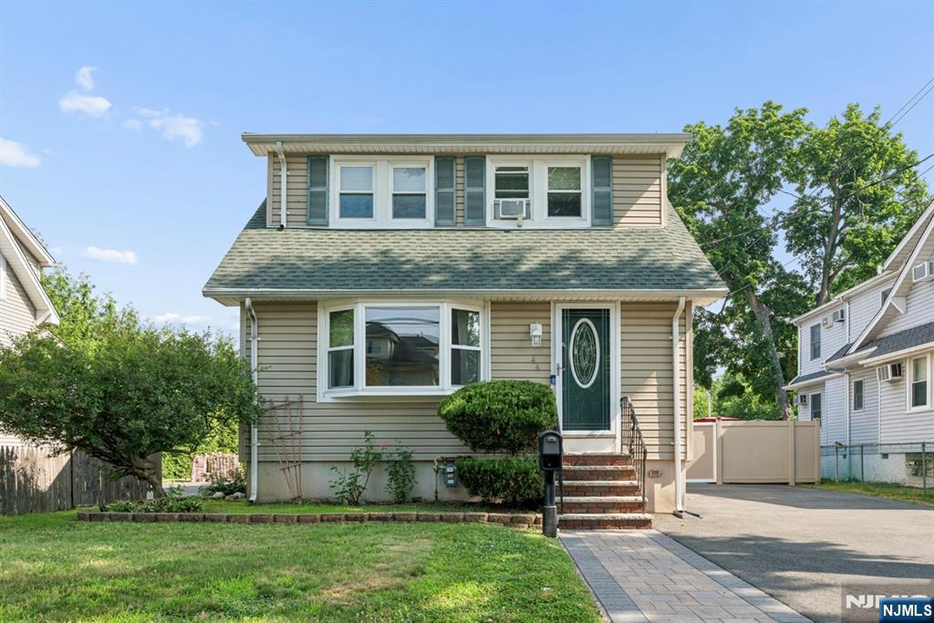 44 E Quackenbush Avenue
