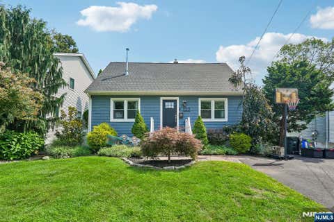 Photo of 122 Maplewood Avenue, Wayne, NJ 07470 (MLS # 26032166)