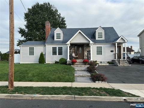 Photo of 32 6th St, Wood Ridge, NJ 07075 (MLS # 26034839)