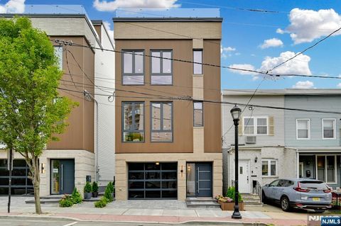 1803 Cliff Street Union City NJ 07087