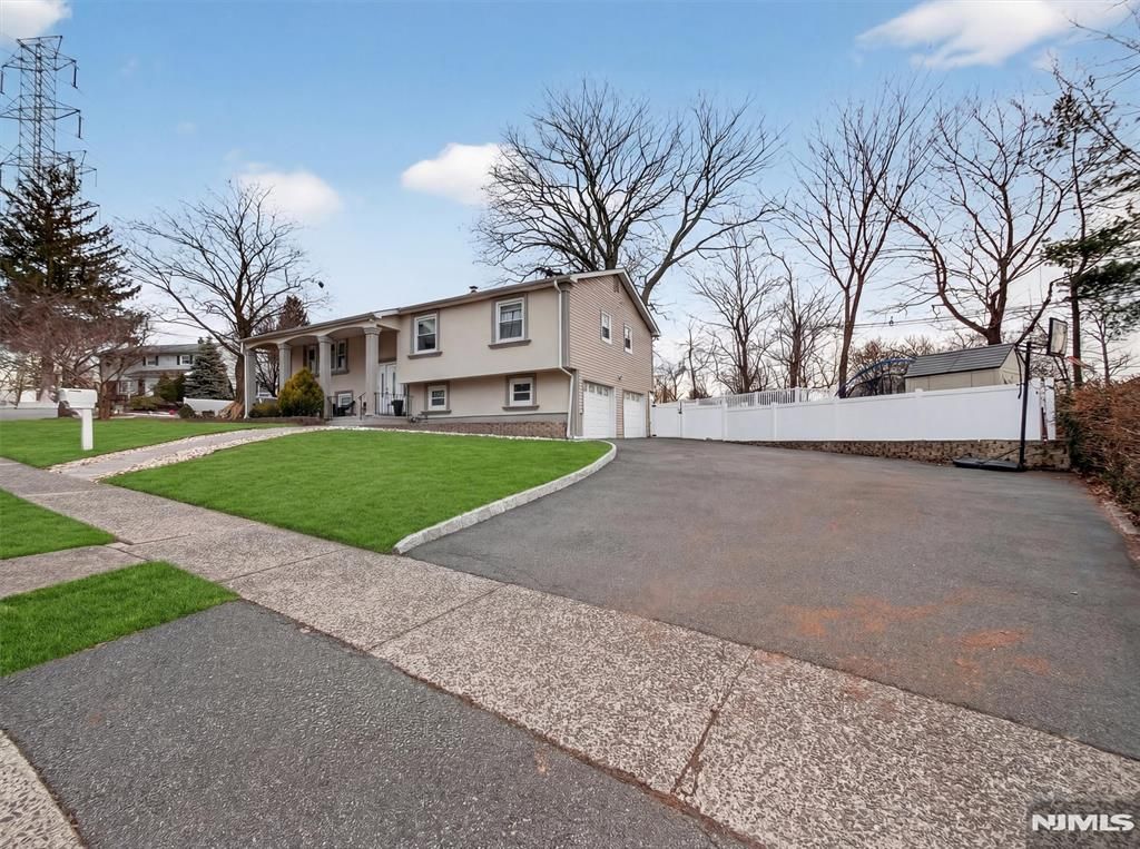 Photo of 66 Lockwood Place, Clifton, NJ 07012 (MLS # 26002887)