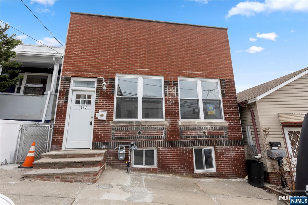 Property for Sale at 1457 67th Street, North Bergen, New Jersey - Bedrooms: 3 
Bathrooms: 2 
Rooms: 5  - $474,000