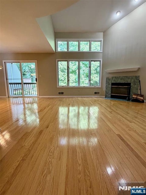 Photo of 19 Lakeview Drive, Old Tappan, NJ 07675 (MLS # 26030504)