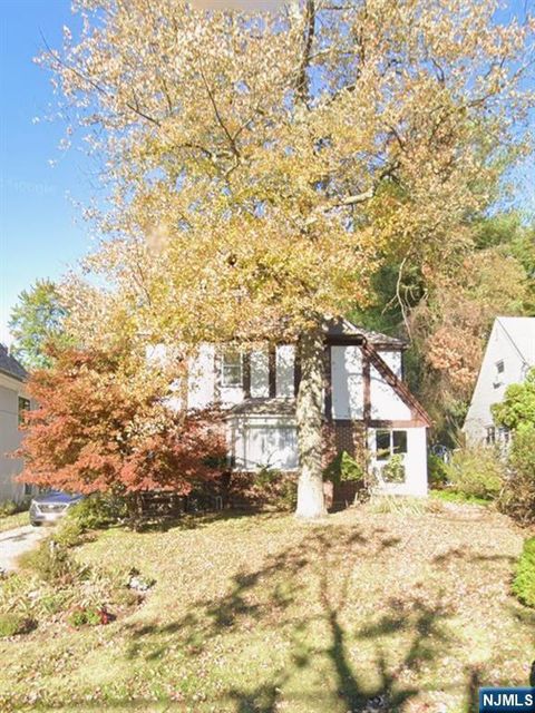 Photo of 619 Maitland Avenue, Teaneck, NJ 07666 (MLS # 26021793)
