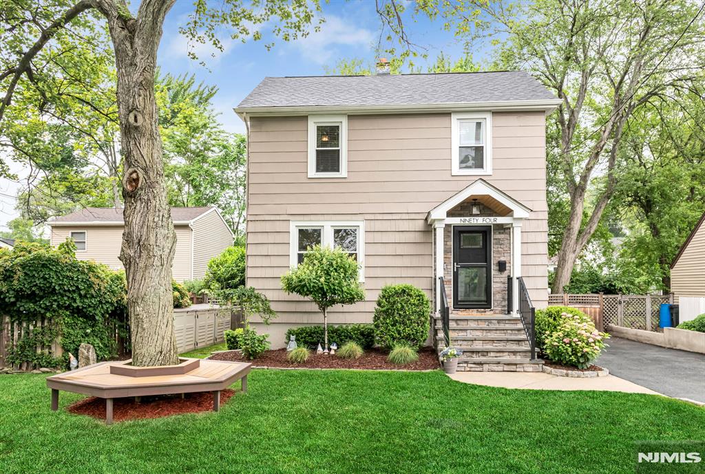 Property for Sale at 94 Lenox Avenue, Dumont, New Jersey - Bedrooms: 3 
Bathrooms: 2 
Rooms: 8  - $629,900