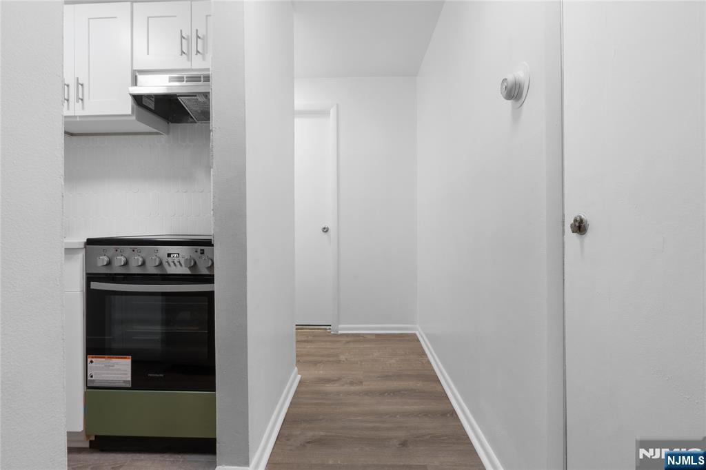 325 Westervelt Place 1