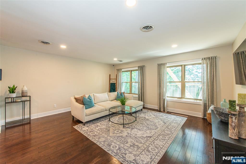 361 Claremont Avenue C6104