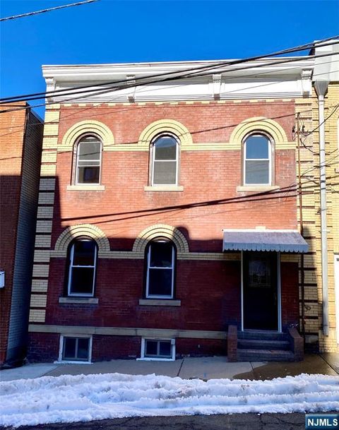 55 Spring Street 2ND FLOOR Lodi NJ 07644