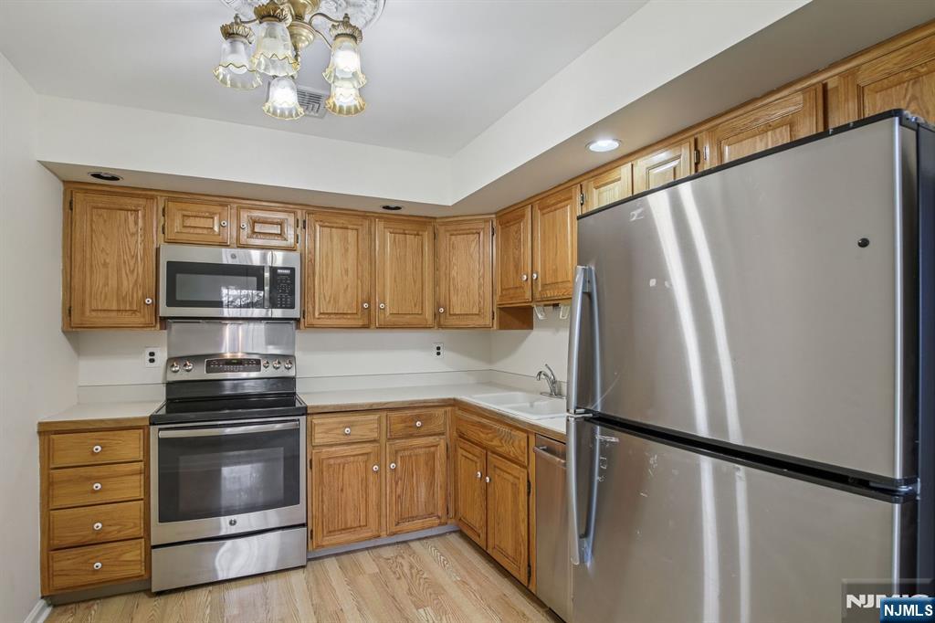 105B S Maple Avenue