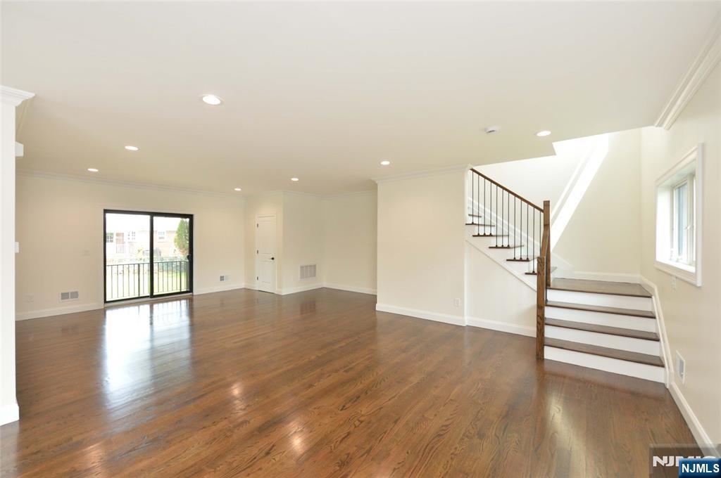 6-10 River Road