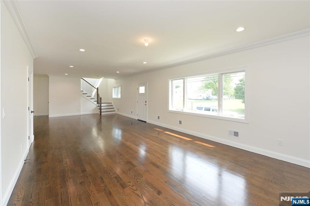 6-10 River Road