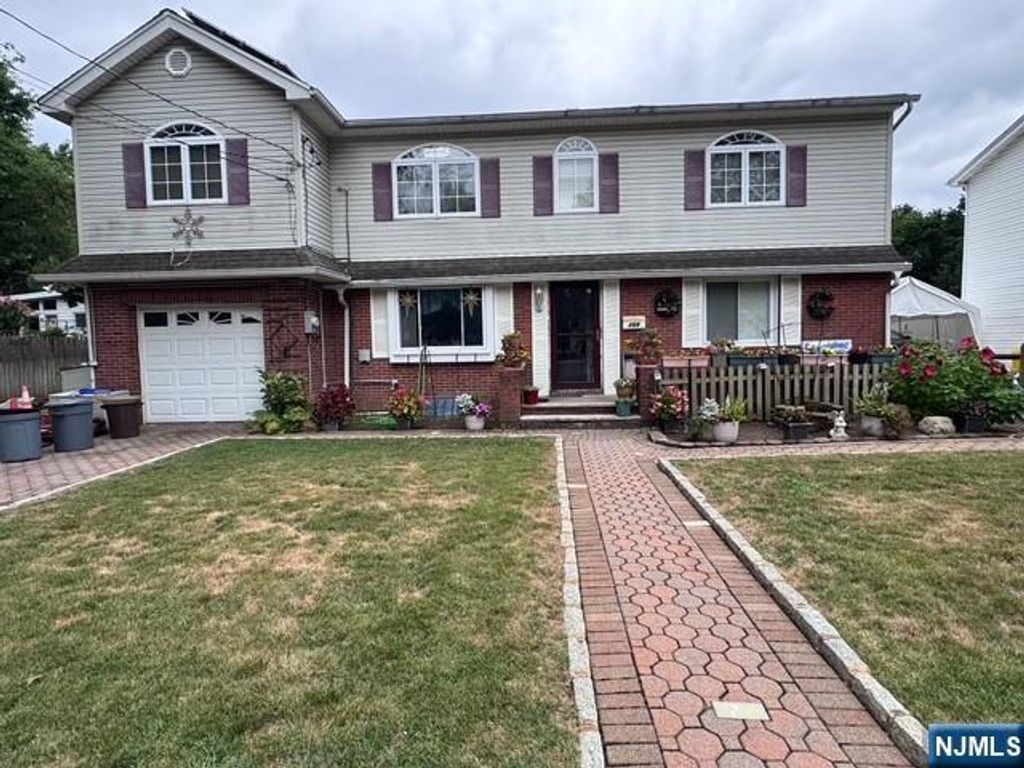 Photo of 266 Hamilton Road, Teaneck, NJ 07666 (MLS # 25027397)