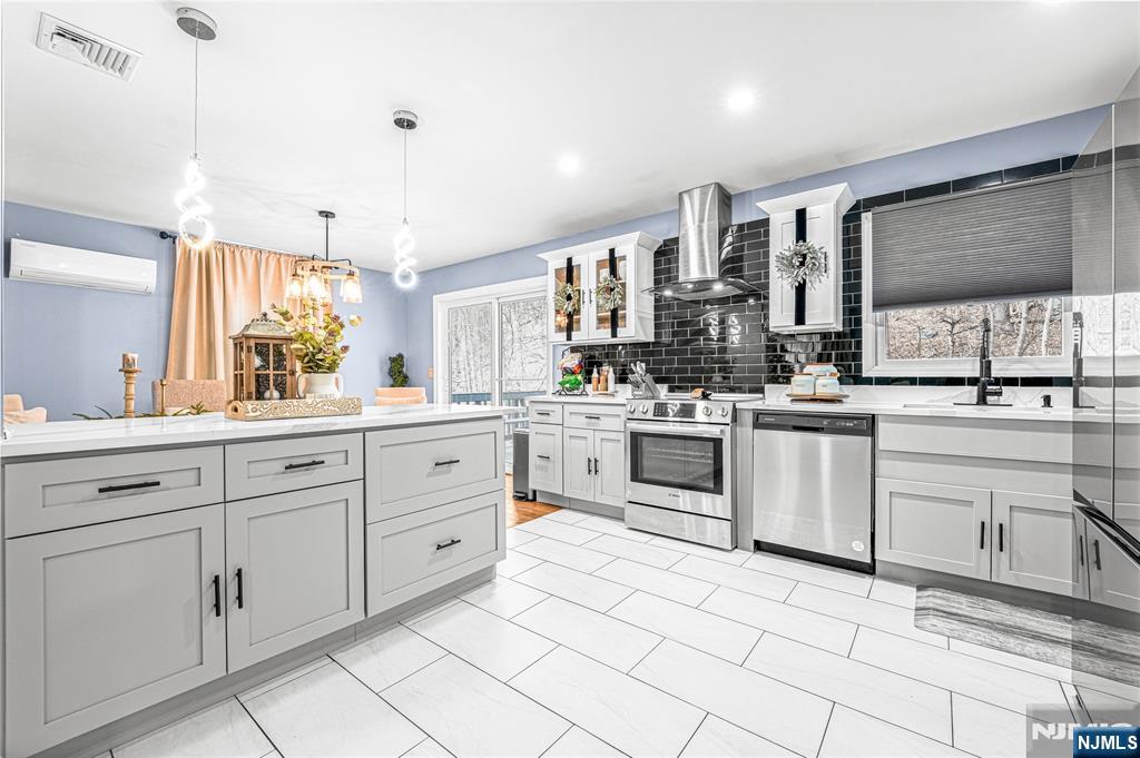 19 Black Walnut Mt Road