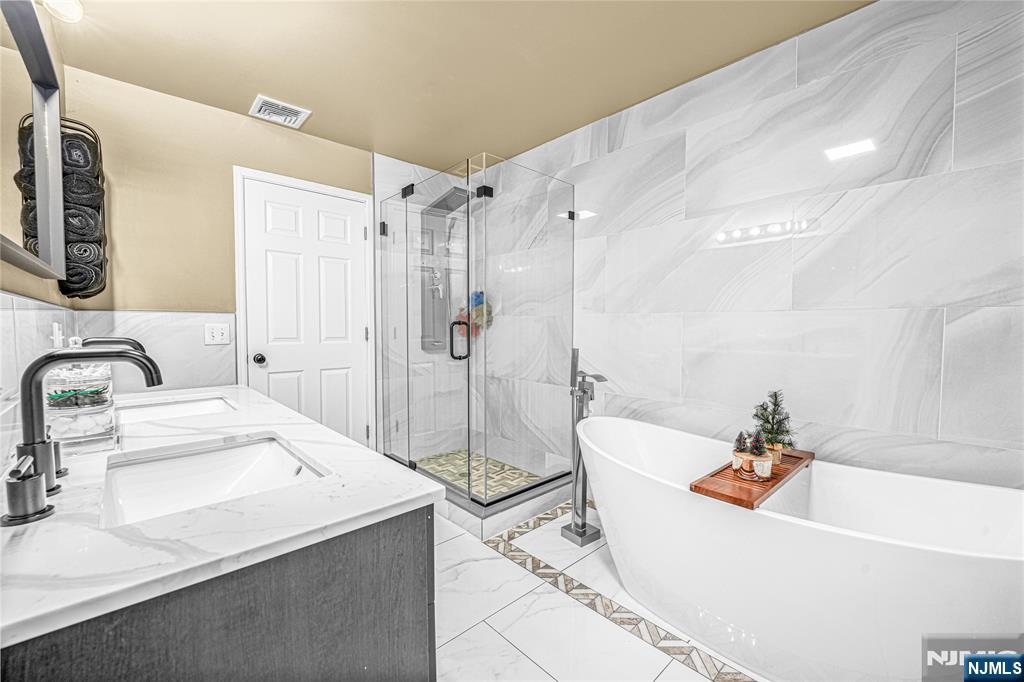 19 Black Walnut Mt Road