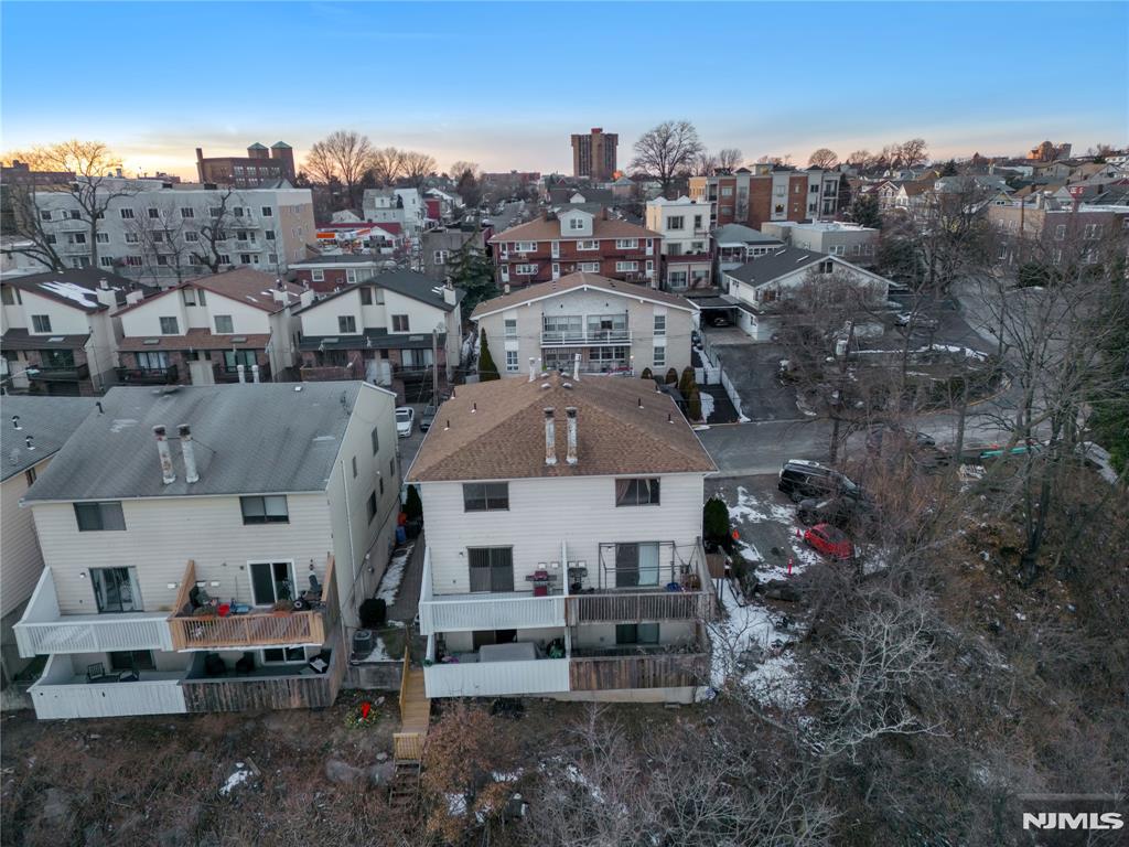 26 Manhattan Place